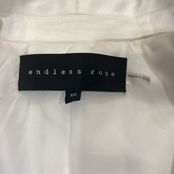 Endless Rose Gorgeous white blazer - Picture 3 of 6